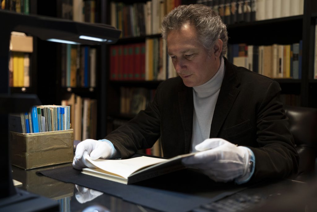 consulting-original-documents-in-the-archive-archivio-luigi-pericle-ascona-1024x683